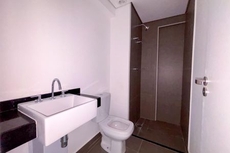 Apartamento à venda com 33m², 2 quartos e sem vaga Apartamento à venda com 33m², 2 quartos e sem vagaBanheiro da Suíte