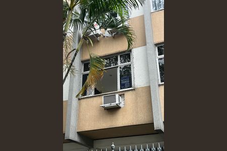 Apartamento à venda com 55m², 2 quartos e 1 vaga Apartamento à venda com 55m², 2 quartos e 1 vagaPlaca