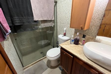Apartamento à venda com 55m², 2 quartos e 1 vaga Apartamento à venda com 55m², 2 quartos e 1 vagaBanheiro