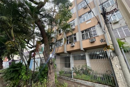 Apartamento à venda com 55m², 2 quartos e 1 vaga Apartamento à venda com 55m², 2 quartos e 1 vagaFachada