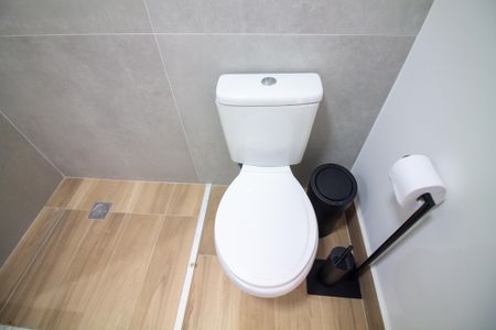 Banheiro Social de kitnet/studio para alugar com 1 quarto, 24m² em Vila Cordeiro, São Paulo