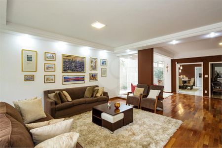 Casa à venda com 5 quartos, 510m² em Parque Colonial, São Paulo