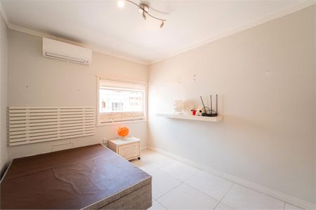 Casa à venda com 3 quartos, 159m² em Campo Belo, São Paulo