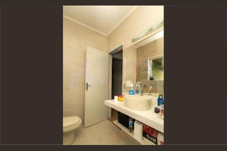 Casa à venda com 223m², 4 quartos e 4 vagas