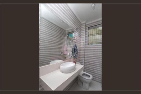 Casa à venda com 223m², 4 quartos e 4 vagas