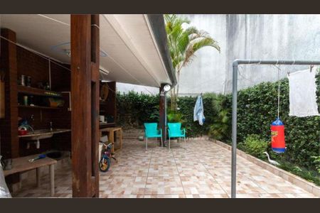 Casa à venda com 223m², 4 quartos e 4 vagas