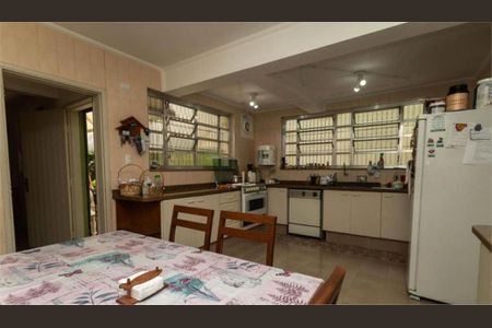 Casa à venda com 223m², 4 quartos e 4 vagas