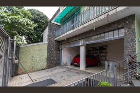 Casa à venda com 223m², 4 quartos e 4 vagas