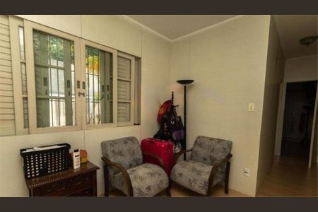 Casa à venda com 223m², 4 quartos e 4 vagas