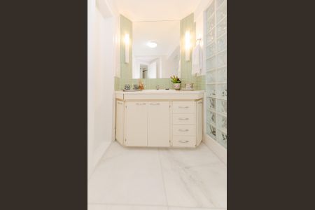 Apartamento à venda com 360m², 4 quartos e 2 vagasBanheiro social