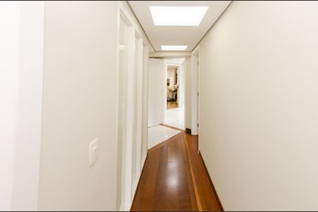 Apartamento à venda com 360m², 4 quartos e 2 vagasCorredor