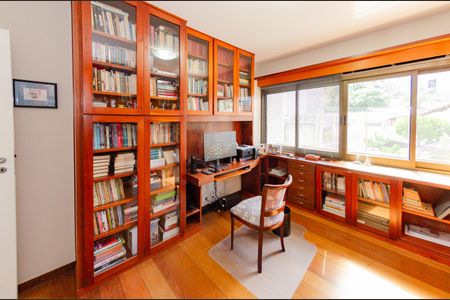 Apartamento à venda com 360m², 4 quartos e 2 vagasQuarto 1