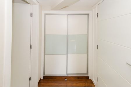 Apartamento à venda com 360m², 4 quartos e 2 vagasCorredor