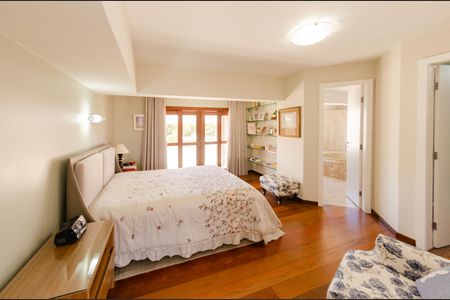 Apartamento à venda com 360m², 4 quartos e 2 vagasSuíte 1