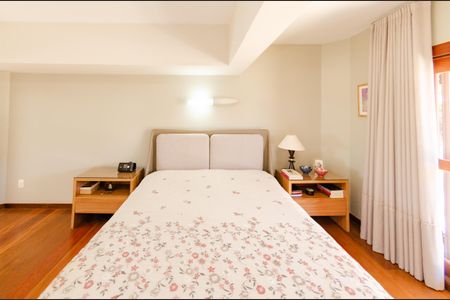 Apartamento à venda com 360m², 4 quartos e 2 vagasSuíte 1