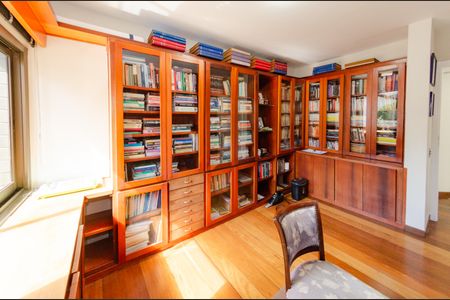 Apartamento à venda com 360m², 4 quartos e 2 vagasQuarto 1