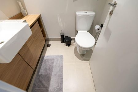 Banheiro de kitnet/studio para alugar com 1 quarto, 28m² em Consolação, São Paulo
