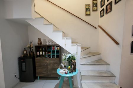 Apartamento à venda com 109m², 3 quartos e 2 vagasEscada