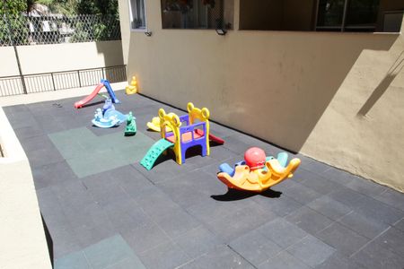 Apartamento à venda com 109m², 3 quartos e 2 vagasÁrea comum - Playground