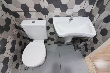 Casa à venda com 94m², 2 quartos e 1 vagaBanheiro Social