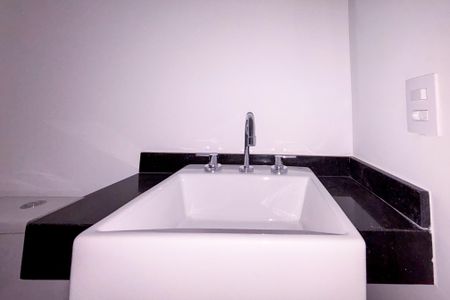 Studio à venda com 28m², 1 quarto e sem vaga Studio à venda com 28m², 1 quarto e sem vagaBanheiro