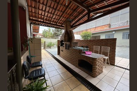 Casa para alugar com 315m², 4 quartos e 6 vagas Casa para alugar com 315m², 4 quartos e 6 vagasChurrasqueira