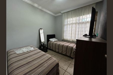 Casa para alugar com 315m², 4 quartos e 6 vagas Casa para alugar com 315m², 4 quartos e 6 vagasQuarto 2