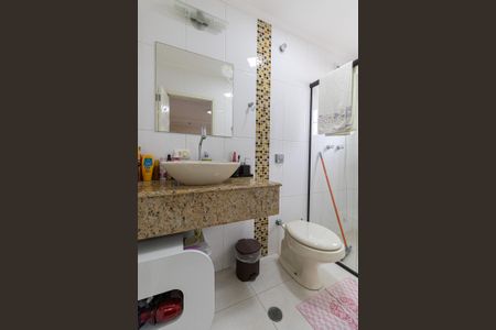 Casa à venda com 300m², 3 quartos e 2 vagas Casa à venda com 300m², 3 quartos e 2 vagasBanheiro Suíte