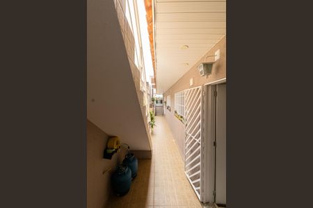 Casa à venda com 300m², 3 quartos e 2 vagas Casa à venda com 300m², 3 quartos e 2 vagasCorredor