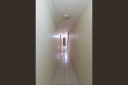 Casa à venda com 300m², 3 quartos e 2 vagas Casa à venda com 300m², 3 quartos e 2 vagasCorredor