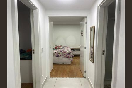 Apartamento à venda com 2 quartos, 32m² em Vila Carmosina, São Paulo