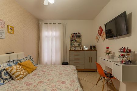 Casa à venda com 180m², 4 quartos e 2 vagas Casa à venda com 180m², 4 quartos e 2 vagasQuarto 2