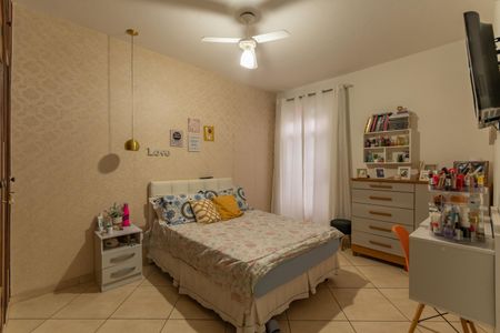 Casa à venda com 180m², 4 quartos e 2 vagas Casa à venda com 180m², 4 quartos e 2 vagasQuarto 2