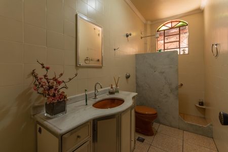 Casa à venda com 180m², 4 quartos e 2 vagas Casa à venda com 180m², 4 quartos e 2 vagasBanheiro Social 2