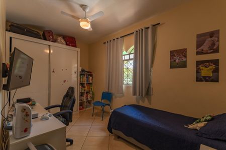 Casa à venda com 180m², 4 quartos e 2 vagas Casa à venda com 180m², 4 quartos e 2 vagasQuarto 1