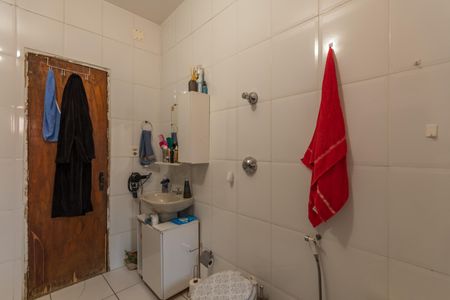 Casa à venda com 180m², 4 quartos e 2 vagas Casa à venda com 180m², 4 quartos e 2 vagasBanheiro Social