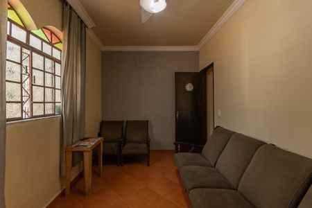 Casa à venda com 180m², 4 quartos e 2 vagas Casa à venda com 180m², 4 quartos e 2 vagasSala 2