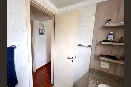 Apartamento à venda com 128m², 3 quartos e 3 vagas Apartamento à venda com 128m², 3 quartos e 3 vagasBanheiro da Suíte 3