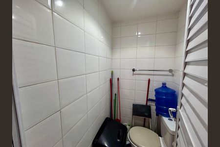 Apartamento à venda com 128m², 3 quartos e 3 vagas Apartamento à venda com 128m², 3 quartos e 3 vagasBanheiro de Serviço