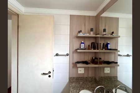 Apartamento à venda com 128m², 3 quartos e 3 vagas Apartamento à venda com 128m², 3 quartos e 3 vagasBanheiro da Suíte 3