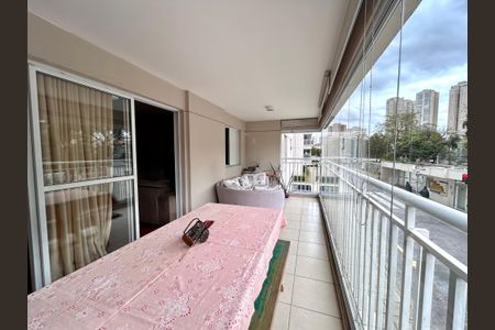 Apartamento à venda com 128m², 3 quartos e 3 vagas Apartamento à venda com 128m², 3 quartos e 3 vagasVaranda da Sala