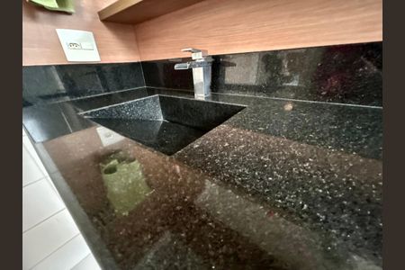 Apartamento à venda com 128m², 3 quartos e 3 vagas Apartamento à venda com 128m², 3 quartos e 3 vagasBanheiro da Suíte 1