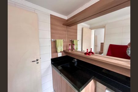 Apartamento à venda com 128m², 3 quartos e 3 vagas Apartamento à venda com 128m², 3 quartos e 3 vagasBanheiro da Suíte 1