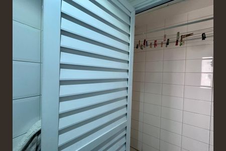 Apartamento à venda com 128m², 3 quartos e 3 vagas Apartamento à venda com 128m², 3 quartos e 3 vagasBanheiro de Serviço