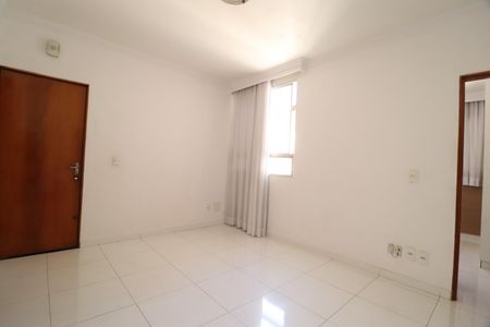 Sala de apartamento para alugar com 2 quartos, 57m² em Jaraguá, Uberlândia
