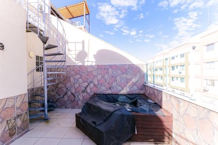 Casa à venda com 120m², 2 quartos e 1 vaga Casa à venda com 120m², 2 quartos e 1 vagaTerraço