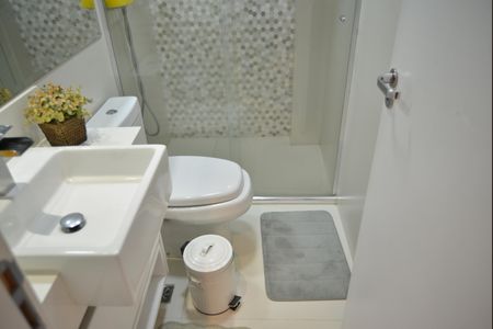 Apartamento à venda com 72m², 2 quartos e 2 vagasBanheiro Social