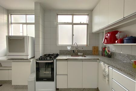 Apartamento à venda com 130m², 2 quartos e 1 vaga Apartamento à venda com 130m², 2 quartos e 1 vagaCozinha