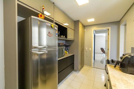 Apartamento à venda com 155m², 3 quartos e 3 vagas Apartamento à venda com 155m², 3 quartos e 3 vagasCozinha