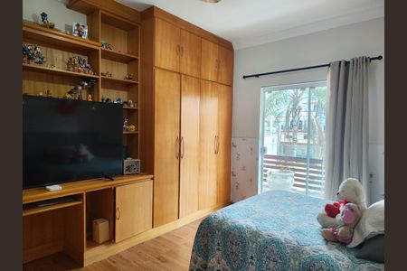 Casa de condomínio à venda com 645m², 4 quartos e 3 vagas Casa de condomínio à venda com 645m², 4 quartos e 3 vagasSuíte 2